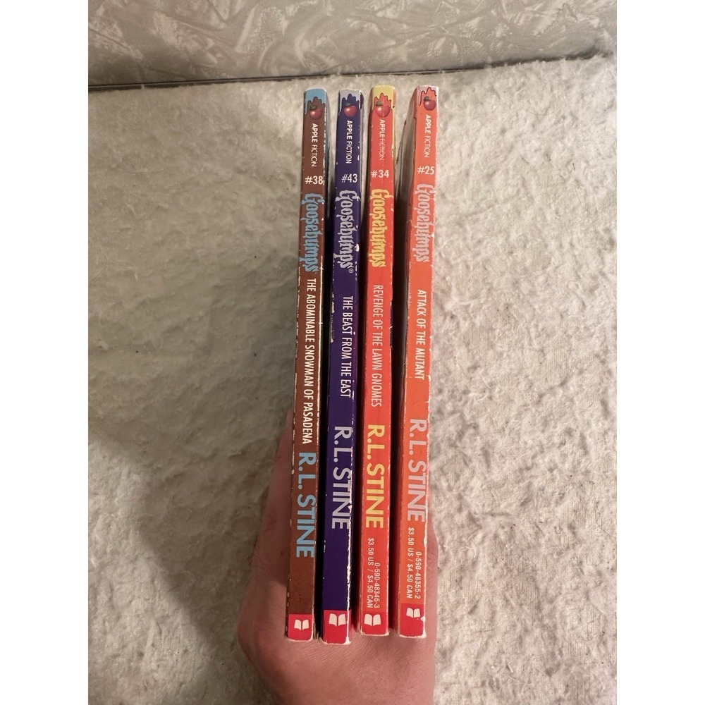 Vintage Goosebumps Books by R.L. Stine - Lot Of 4 (25,34,38&43) FIRST EDITION - Picture 3 of 10